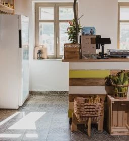 Zsenge Gourmet Bolt & Kávézó