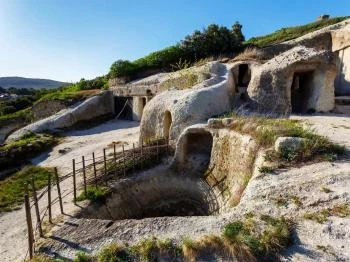 Noszvaji barlanglakások Noszvaj