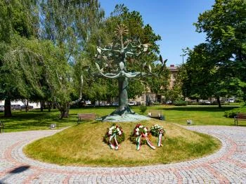 Életfa szobor Nyíregyháza