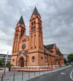 18. legjobb látnivaló: Magyarok Nagyasszonya római katolikus templom