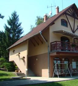 Közutas Apartmanház 