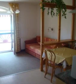 Közutas Apartmanház 