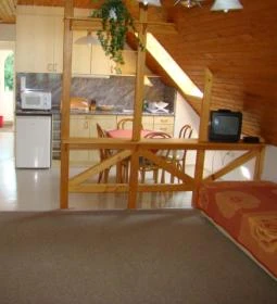 Közutas Apartmanház 