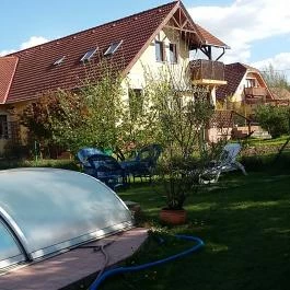 Kulcsos Vendégház Ôriszentpéter - Medence/kert