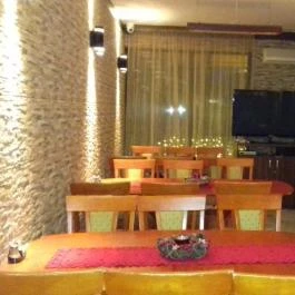 Neon 2 Vendégház Orosháza - Vendéglátás