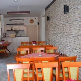 Neon 2 Vendégház Orosháza - Vendéglátás