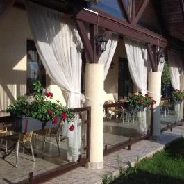 Neon 2 Vendégház Orosháza - Medence/kert