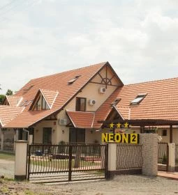Neon 2 Vendégház