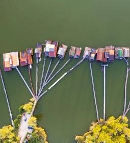 Bokodi-tó - lebegő falu