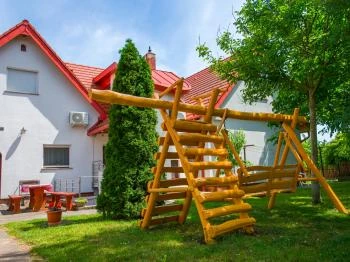 Huszár Vendégház Örvényes