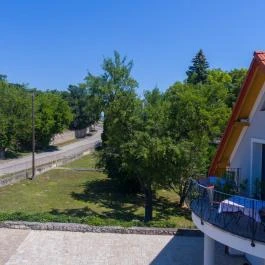 Tulipán Vendégház Örvényes - Medence/kert