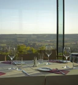 VIATOR Apátsági Étterem és Borbár