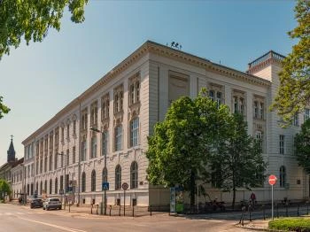 Pápai Református Könyvtár Pápa