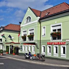 Hotel Villa Classica Pápa - Külső kép