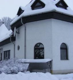 No.1 Kávézó & Étterem