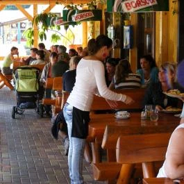 Júlia Panzió Parádfürdő - Vendéglátás