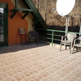 Szent Hubertus Panzió Parádsasvár - Medence/kert