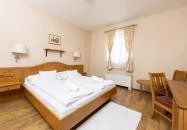 Gastland M1 Hotel Páty