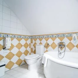 Gastland M1 Hotel Páty - Szobák