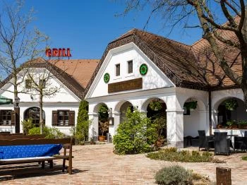 Gastland M1 Hotel Páty