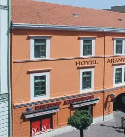 Aranyhajó Fogadó étterme