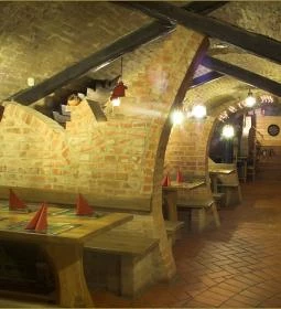 Hotel Makár Óbester Étterem