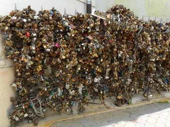 Pécsi lakatfal Pécs