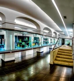 Gyugyi László Zsolnay gyűjteménye