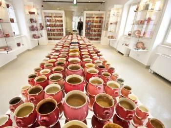 Rózsaszín Zsolnay Kiállítás Pécs