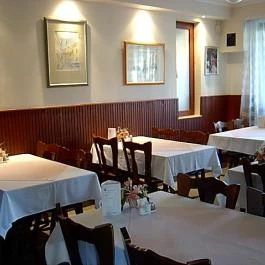 Berg Toboz Panzió Pécs - Vendéglátás