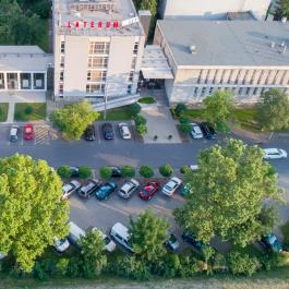 Laterum Hotel Pécs - Medence/kert