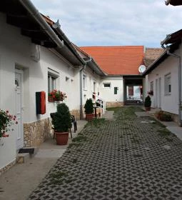 Hungária Apartmanház