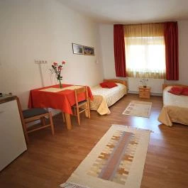 Hungária Apartmanház Pécs - Szobák