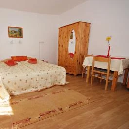 Hungária Apartmanház Pécs - Szobák