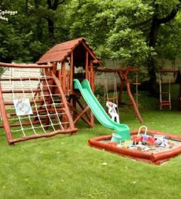 A Mecsek Gyöngye Apartmanház