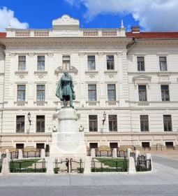 Kossuth Lajos szobra