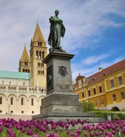 40. legjobb látnivaló: Szepessy Ignác szobra