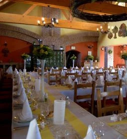  Fehér Akác Vendéglő 