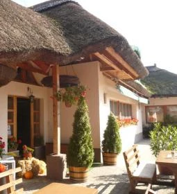  Fehér Akác Vendéglő 