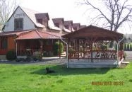 Hernád-Party Üdülőház & Camping Pere