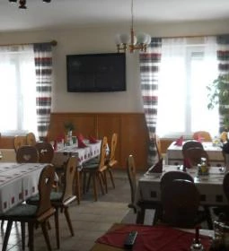 Tégláskert Vendéglő