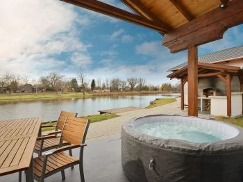 Haleszi Apartman Péteri