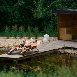 Cardoner Hotel Pilisszentkereszt - Medence/kert