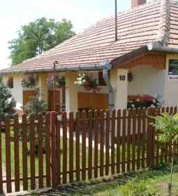 Halászék Napsugár Vendégháza