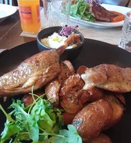 Mediterrán Étterem & Villa