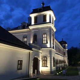 Esterházy-kastély Tata - Külső kép