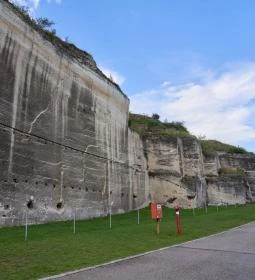 Fertőrákosi Kőfejtő és Barlangszínház