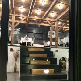 Góré Restaurant Kisharsány - Belső