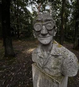 Hédl András-mellszobor