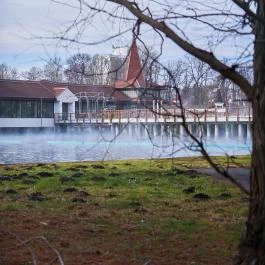 Hévízi Tófürdő és Festetics Fürdőház, Hévíz - Külső kép